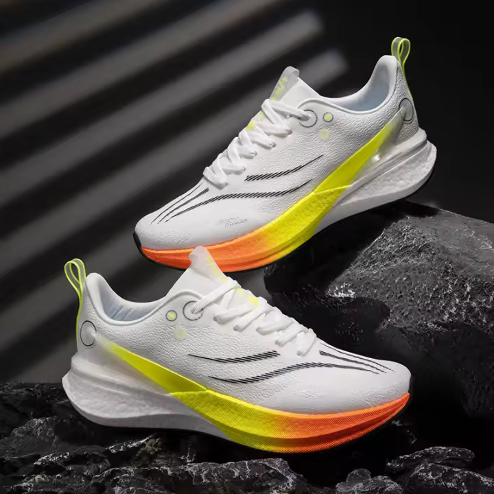 Zapatillas para correr, zapatillas deportivas, absorción de golpes de carreras, zapatillas ultraligeras para correr, niños y adolescentes, estudiantes, carreras de tablero de carbono, transpirables, superficie de malla tejida con mosca - 1