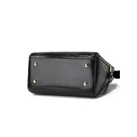 Mochila de Lujo de Cuero Suave con Patrón de Cocodrilo Gran Capacidad, Colgante de Borla, Bolso de Viaje para Mujeres Leten - details 3
