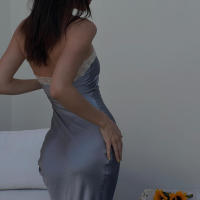 BUNO-Vestido largo sexi de satén con hombros descubiertos y cuello Halter, vestido veraniego de encaje estético con espalda descubierta y puntadas, bata elegante de fiesta para verano 2025 - details 2