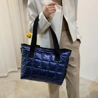 Bolso de mano de algodón con almohadilla espacial para mujer, bolsa de viaje de hombro acolchada, de gran capacidad, impermeable, a la moda, Invierno - details 16