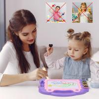 Tablero de dibujo magnético, 30 x 23 cm, 4 colores, tablero para garabatos, borrable, con 4 sellos y patas extraíbles, juguete educativo para niños de 2, 3, 4, 5 y 6 años, color rosa - details 4