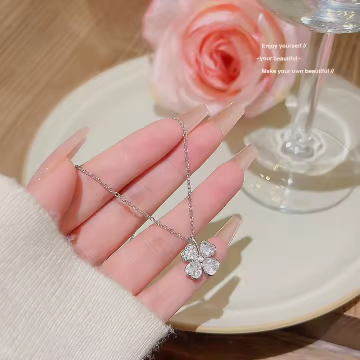 Nicho diseño sentido colgante superflash pétalos cadena clavícula mujer alto sentido luz lujo dulce titanio acero collar - 1