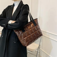Bolso de mano de algodón con almohadilla espacial para mujer, bolsa de viaje de hombro acolchada, de gran capacidad, impermeable, a la moda, Invierno - details 20