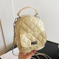 Moda pequeña fragancia textura portátil pequeña mochila diamante cadena de alto sentido versátil mochila diaria - details 3