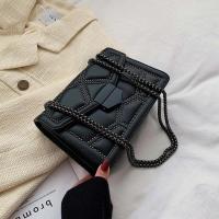 Bolso de hombro Retro con cadena y remaches para mujer, bandolera cuadrada pequeña a la moda de cuero PU con tapa, bolso de diseñador - details 0
