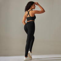 Conjunto de yoga con correas cruzadas en la espalda para mujer, leggings de cintura alta, tres entrenamientos para correr, ropa deportiva sin costuras - details 3