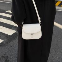 Bolso cruzado de cuero PU para mujer, cartera pequeña de diseñador, semicircular, estilo Retro, a la moda - details 18