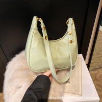 Nueva bolsa de axila popular y versátil de cuero con textura de cera de aceite, bolso de hombro de moda. - details 13