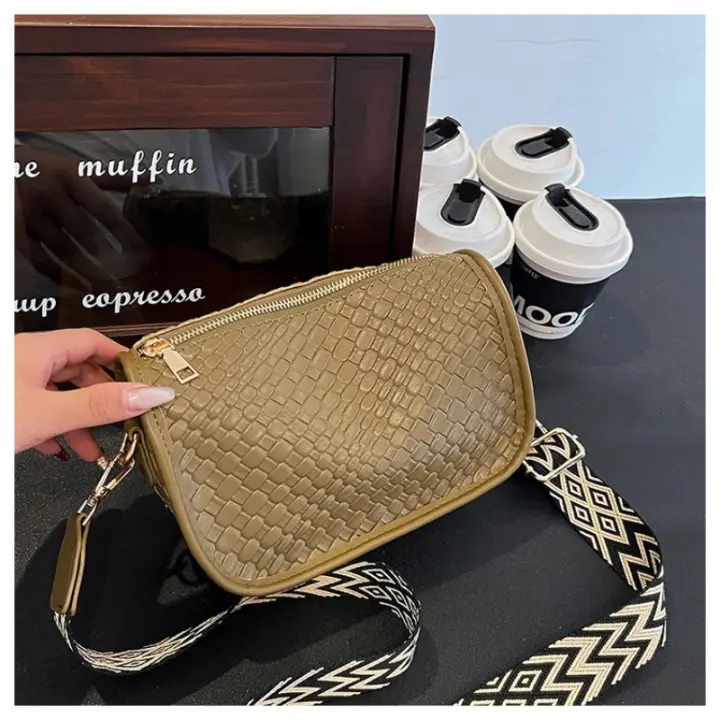Bolso Ancho Tejido De Imitación Con Correa Para El Hombro Bolso De Mensajero Simple De Un Solo Hombro De Moda - 1