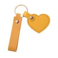 LLavero con forma de corazón de PU, llavero de coche, llavero de corazón de cuero de Color sólido, accesorio colgante, decoración para mochila, colgante colorido - details 9