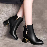 Nuevas botas cortas extranjeras de tacón alto, nuevas botas individuales, botas finas de tacón medio de tacón grueso para mujer. - details 2