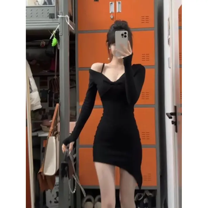 Hot Girl Black Pure Desire Vestido irregular de manga larga Nuevo temperamento de otoño e invierno Falda corta con control de cintura Slim Fit Base de aspecto delgado - 1