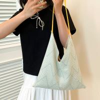 Bolso de hombro elegante de verano con patrón de rayas, bolso tejido informal a la moda, correa no ajustable con colgante, bolsos de viaje para mujer - details 2