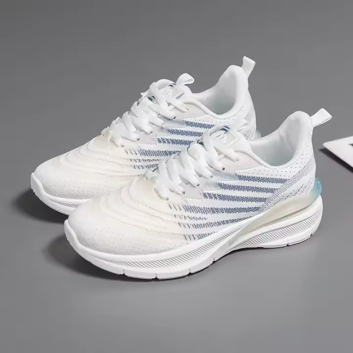 Zapatos de pareja transpirables tejidos con mosca, zapatillas para correr para estudiantes, zapatos casuales de primavera 2024 para mujer - 1