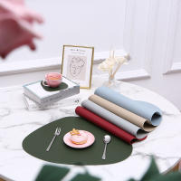 Manteles individuales y posavasos de piel, manteles individuales y posavasos lavables de PVC, resistentes al calor, antideslizantes, antimanchas, aptos para mesa de cocina, 39x33cm - details 0