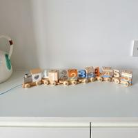 Tren pequeño Digital de juguete de madera para niños, rompecabezas de ensamblaje de bloques de construcción magnéticos para regalos de cumpleaños - details 7