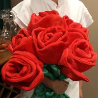 Ramo de flores de rosas rojas creativas, hebilla de cortina, rama de flores artificiales DIY, rosa de peluche de imitación a la moda para el Día de San Valentín - details 8
