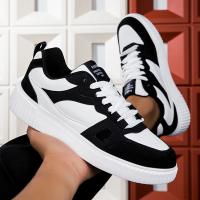 Zapatillas de deporte de cuero para hombre, zapatos vulcanizados con cordones, informales, cómodas, para caminar, color blanco y negro - details 0