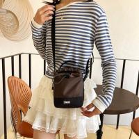 Bolso de hombro con cordón de nailon, bolso cruzado ligero de estilo coreano para mujer, bolso de cubo de gran capacidad con correa ajustable - details 11