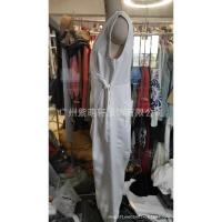 Mono informal de color sólido con cuello en V y tirantes cruzados para mujer 2025 - details 8