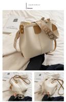 Nuevo bolso, textura de alta calidad, temperamento bandolera de hombro, bolso de cubo, bolso de mujer de tendencia de moda retro de gran capacidad - details 9