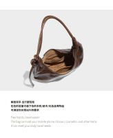 Bolso retro marrón tipo bola de masa, bolso de axila plisado premium para viajeros, nueva bolsa de sillín de moda. - details 4