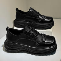 Zapatos Casuales de Cuero para Hombres Nuevos, Diseño de Cabeza Cuadrada, Suela Gruesa, Correas Personalizadas, Negro Puro - details 1