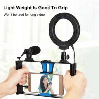 PULUZ 4 en 1 Vlogging Transmisión en vivo Smartphone Video Rig + Kits de luz LED para selfies con anillo de 4,7 pulgadas y 12 cm con micrófono + soporte para trípode + cabezal de trípode con zapata fría para iPhone, Galaxy, Huawei, Xiaomi, HTC, LG, Google - details 4