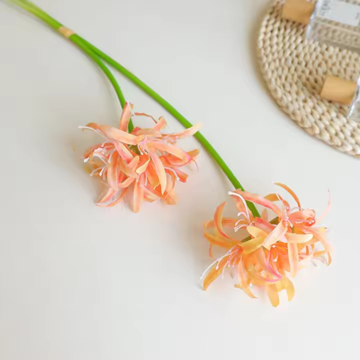 Rama de flor de seda Artificial de 2 cabezas, simulación de tacto Real realista, flor de Lycoris hecha a mano, flores falsas, decoración de fiesta de cumpleaños - 1