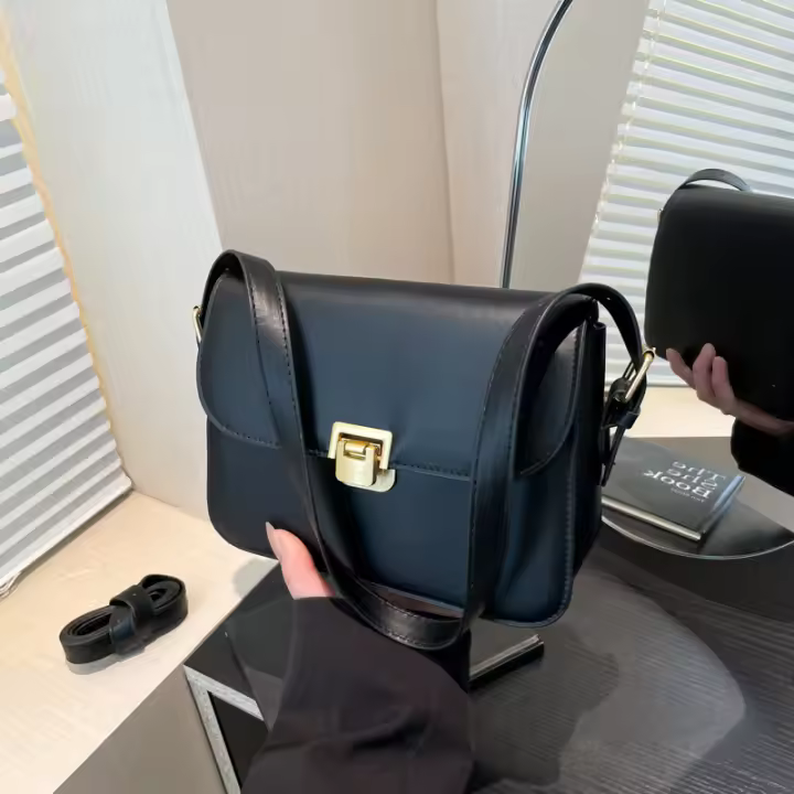 Simple retro exquisito 2025 casual invierno nueva textura bolso de viajero un hombro tipo bandolera axila pequeño bolso cuadrado femenino - 1