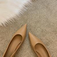 Nuevos zapatos de abuela de cuero suave con tacón bajo y punta estrecha de primavera - details 12