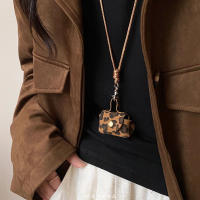 Lindo collar con colgante de perro con globo de frijol rojo para mujer 2025 nuevos accesorios de cadena de suéter de gama alta de primavera y verano - details 9