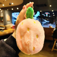 Lindo llavero de conejo de transformación de fruta, adornos de juguete de peluche, llavero de coche - details 10
