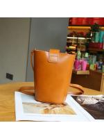 Bolso bandolera de piel auténtica para mujer con correa ajustable para el hombro y cierre giratorio - Diseño elegante minimalista, varios colores (marrón café/blanco leche/gris oscuro y más) - Bolso versátil para uso diario, informal y profesional, bolso - details 14