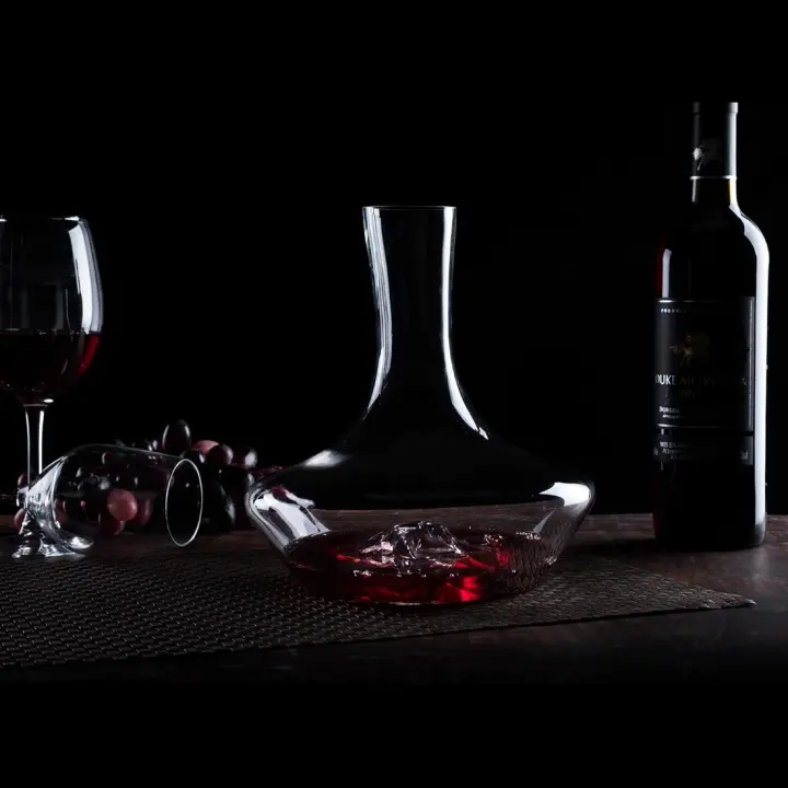 Decantador de Vino con Filtro Aereador, Base de Secado y Bolas Limpiadoras, Jarra de Vino Tinto, Aereador de Vino, Vino de Regalo, 100% Cristal Soplado sin Plomo (1400ML) - 1