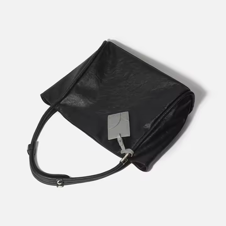 Bolso de mano de gran capacidad negro de cuero para mujer, nuevo bolso de hombro de primavera para viajeras, bolso grande para las axilas - 1