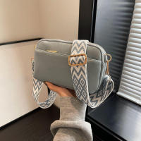Bolso de mano de piel sintética para mujer, bolso de hombro tipo bandolera con cremallera y múltiples compartimentos para uso diario - details 4