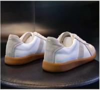 2023 nuevos zapatos blancos de mujer de fondo plano de cuero popular - details 9