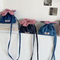 Paquete ligero de bolsillo con cordón de flores, bolsa de almacenamiento, bolso de flores de estilo coreano, bolso de hombro de mezclilla satinado a cuadros, compras - details 3
