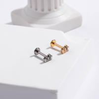 Pendiente de titanio ASTM F136, Piercing curvado con forma de luna y hélice oculta, 16G, 1 unidad - details 4
