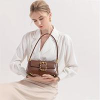 Bolso baguette retro vintage para mujer: elegante bolso de hombro marrón con correa de cadena en tono dorado, cierre magnético y forro de poliéster para uso diario, bolso novedoso - details 1