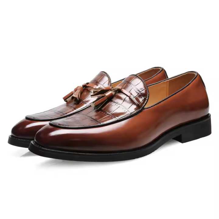 Británico pequeños zapatos de cuero de los hombres jóvenes puntiagudo borla beanie zapatos mocasines - 1