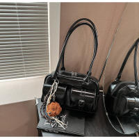 Versión coreana retro de un solo hombro, bolso axilar de gran capacidad, bolso baguette para viajes diarios, bolso Boston, bolso de almohada para mujer - details 15