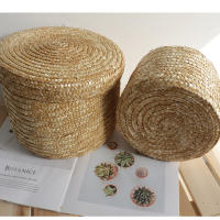 Caja de almacenamiento tejida de paja hecha a mano Circular con tapa, cesta de flores para aperitivos y cosméticos, organizador de maquillaje, 1 piezas - details 9