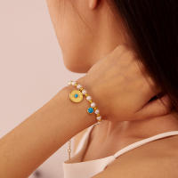 Pulsera estilo francés vintage para mujer: dije geométrico de perlas y turquesas, joyería retro de acero inoxidable de titanio - details 5