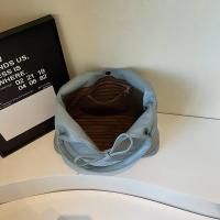 Bolso de Tote Elegante para Mujer en Azul Claro Gran Capacidad, Cierre Magnético, Detalle de Lazo, Correas Transparentes Perfecto para Compras, Citas, Fiestas, y Viajes - details 5