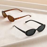 Conjunto de 2 Piezas de Gafas con Montura Redonda y Combinación de Colores Calientes, Sencillas y Modernas para Mejores Amigas y Parejas, Fotografía Urbana, Moda Individual - details 0