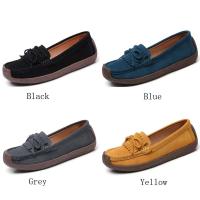 Los zapatos deportivos informales de tacón bajo con borlas y fondo plano de nuevo diseño son zapatos deportivos de gamuza de cuero suaves, modernos y de alta calidad para mujer - details 0