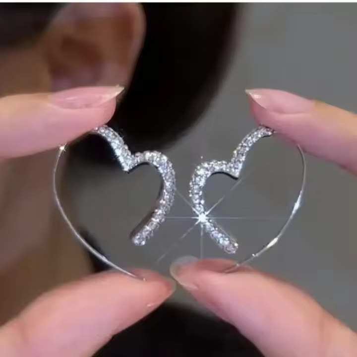 Pendientes de Corazón con Diamantes Alto Endoso, Versátil y a la Moda para Mujeres - 1