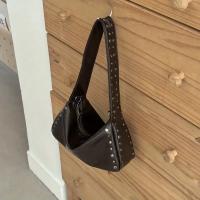 Bolso vintage biker-inspirado con hombros con puntas Suave, cierre de cierre, Forro de poliéster, bolso cruzado casual para mujeres Bolso de hombro duradero con cremalleras - details 2